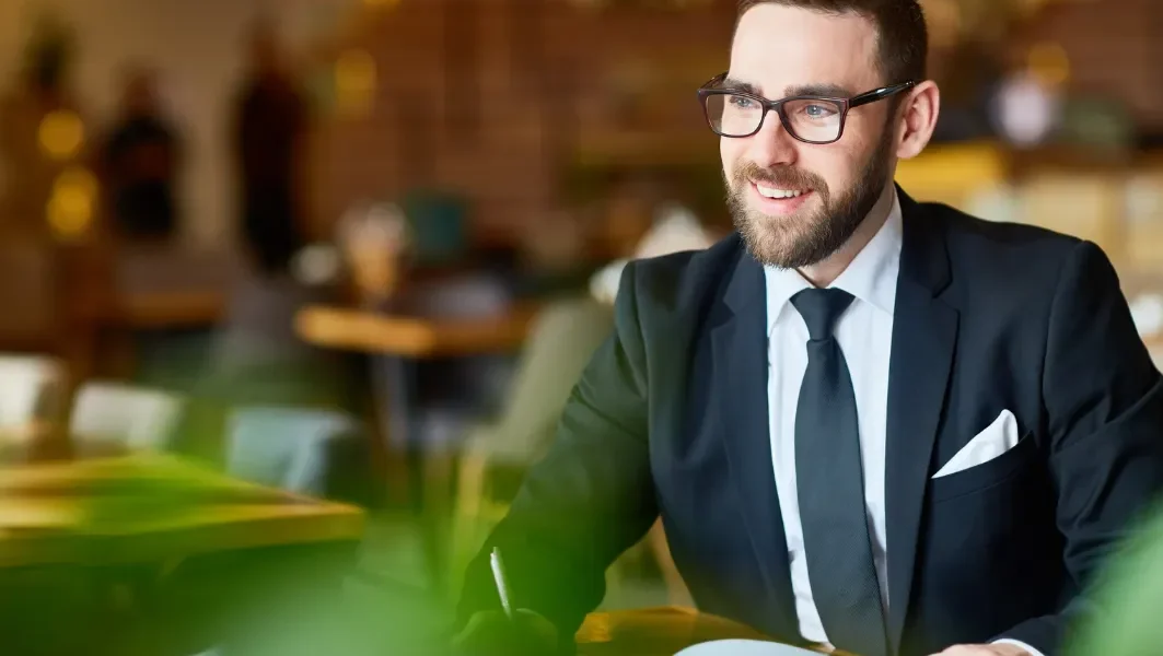 The Advantages and Disadvantages of Using a Franchise Broker