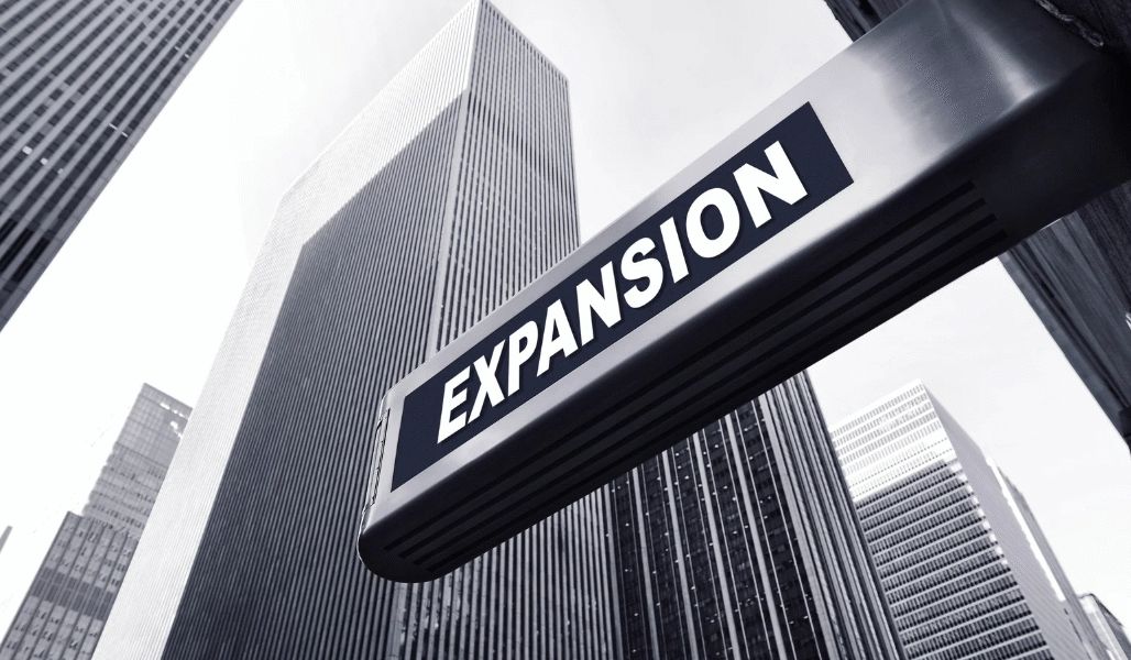 The Benefits and Risks of Expanding Your Franchise Into New Markets